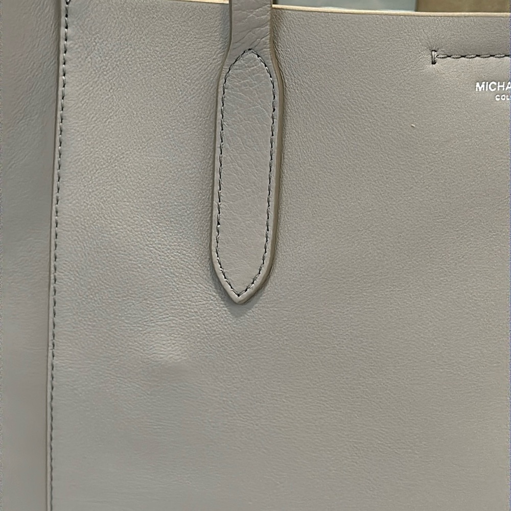Authentic Michael Kors Collection Calf Leather Tote, in Light Gray. STUNNING - Picture 16 of 17